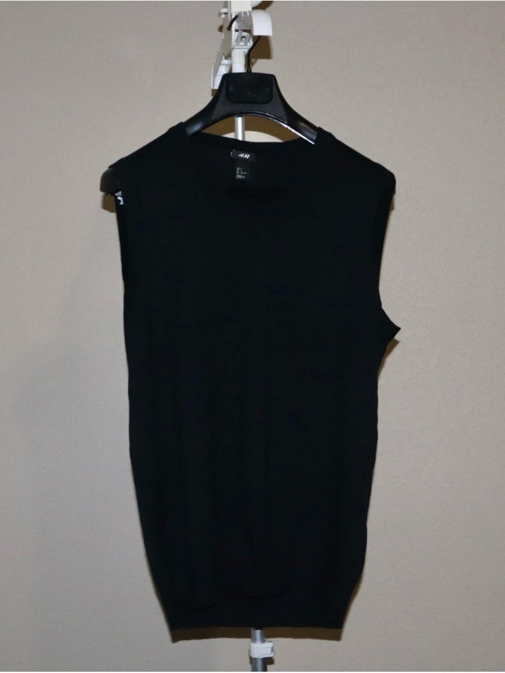 H&M Black Sleeveless Ribbed Knit Shell